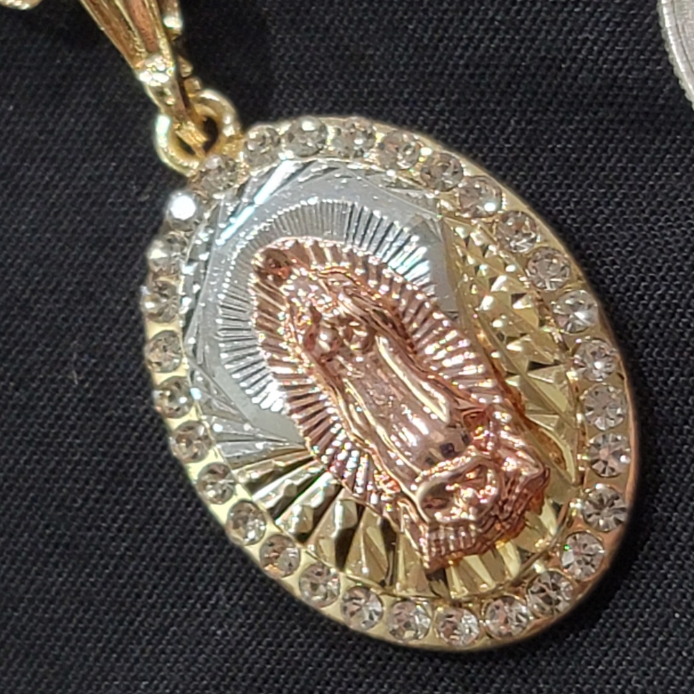 Virgin Mary Pendant w/chain